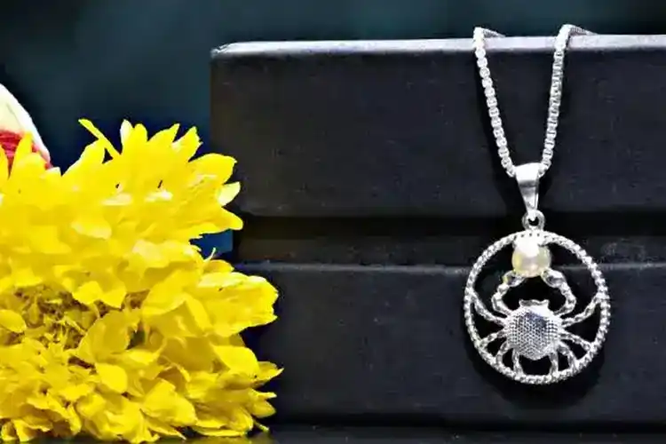 Buy Cancer Silver Pendant And Get Its Benefits To Its Fullest