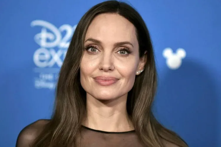 How Jolie The Stars are For Angelina?